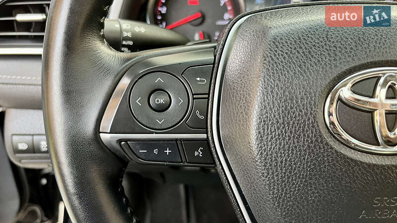 Седан Toyota Camry 2017 в Івано-Франківську