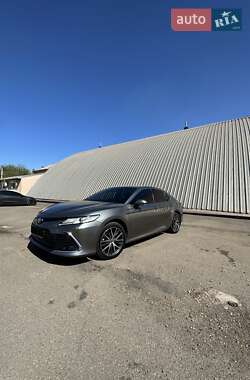 Седан Toyota Camry 2021 в 