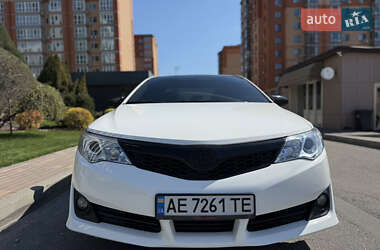 Седан Toyota Camry 2015 в 