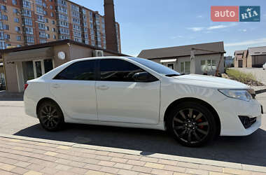 Седан Toyota Camry 2015 в 