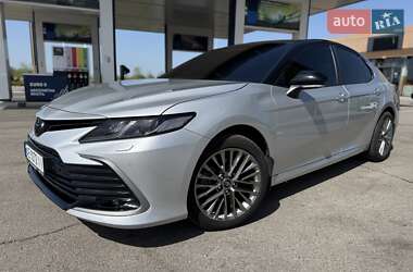 Седан Toyota Camry 2022 в 