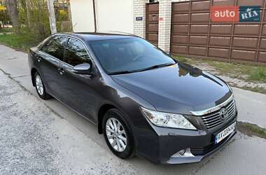 Седан Toyota Camry 2013 в 