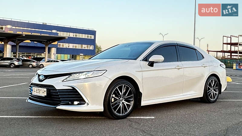 Toyota Camry 2021