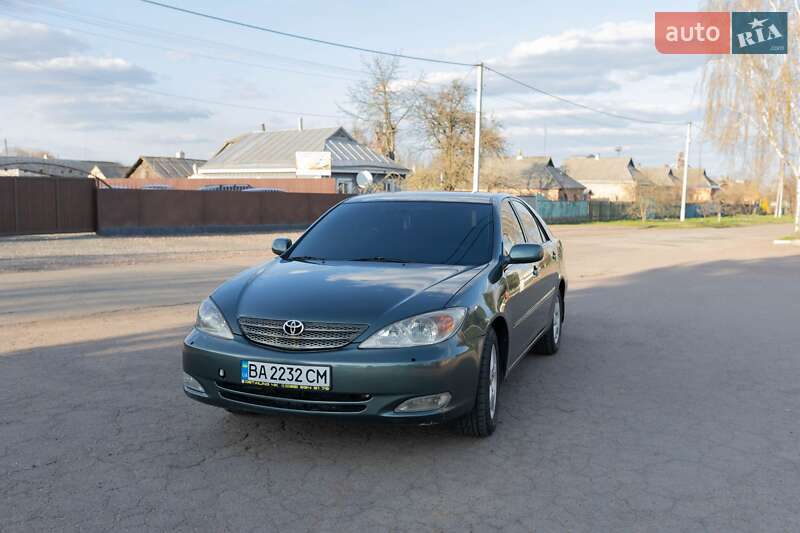 Седан Toyota Camry 2002 в Малій Висці