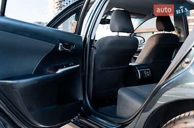 Седан Toyota Camry 2015 в 
