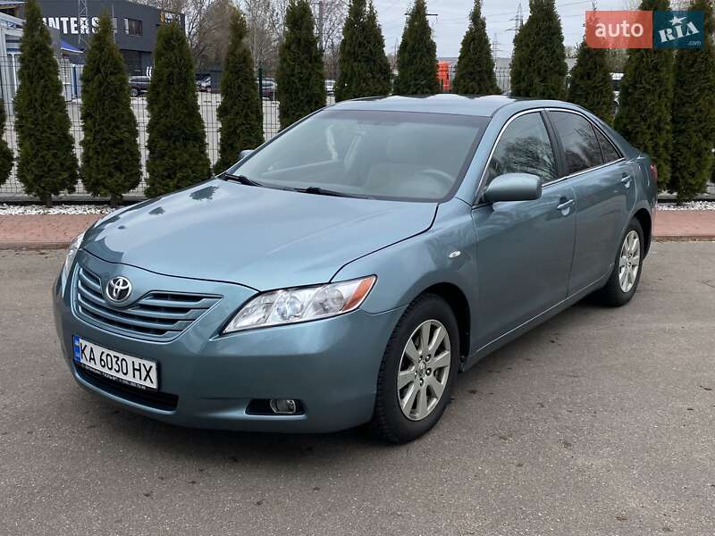 Седан Toyota Camry 2009 в Киеве