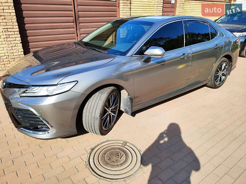 Седан Toyota Camry 2021 в Днепре