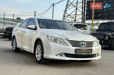 Седан Toyota Camry 2012 в 
