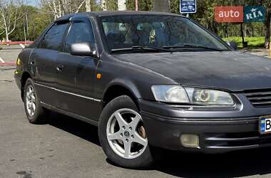Седан Toyota Camry 1998 в 