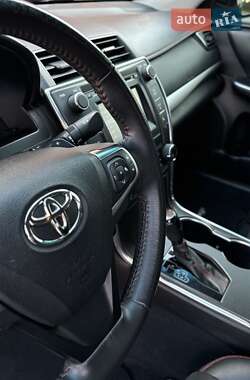 Седан Toyota Camry 2017 в 