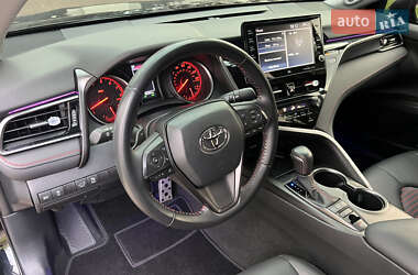 Седан Toyota Camry 2023 в 