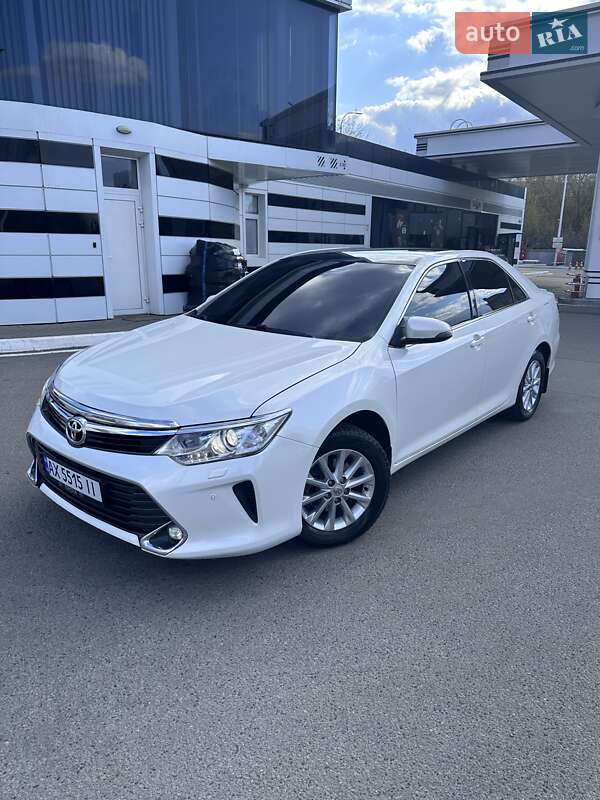 Toyota Camry 2015