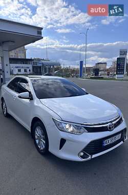 Седан Toyota Camry 2015 в 