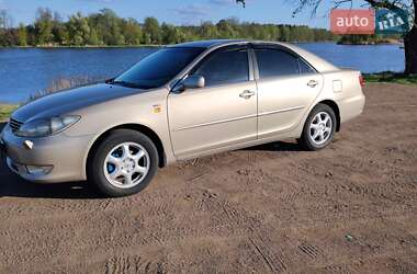 Седан Toyota Camry 2005 в 