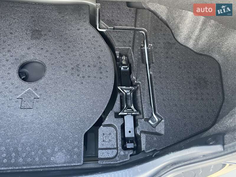 Седан Toyota Camry 2015 в Виннице