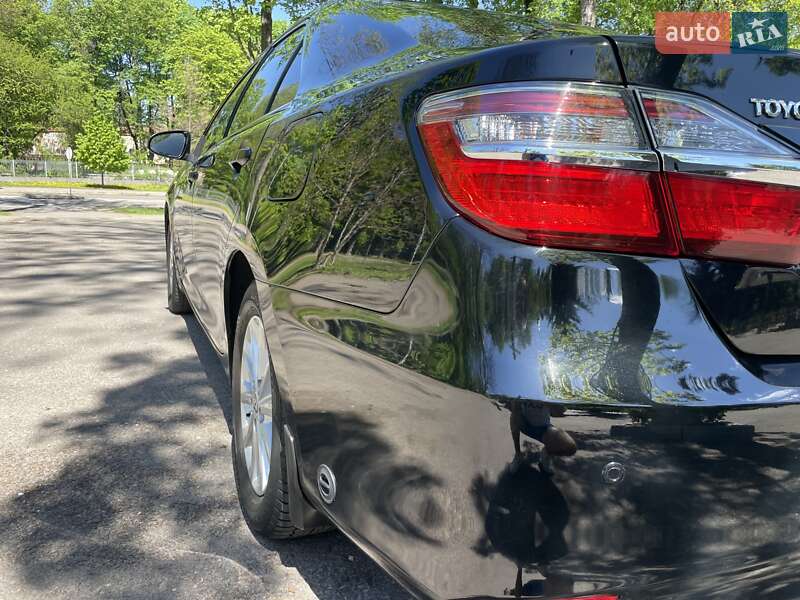 Седан Toyota Camry 2015 в Виннице