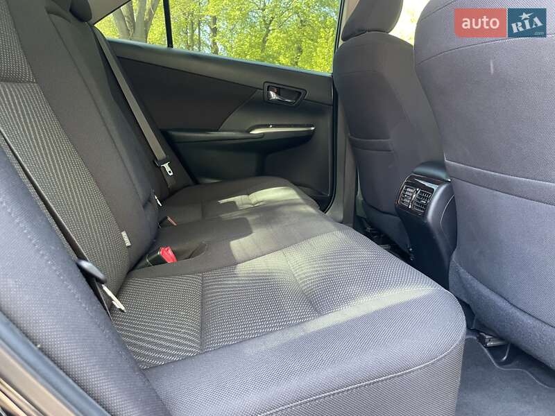 Седан Toyota Camry 2015 в Виннице