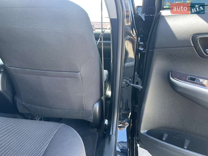 Седан Toyota Camry 2015 в Виннице