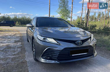 Седан Toyota Camry 2023 в 