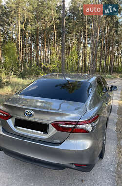 Седан Toyota Camry 2023 в 