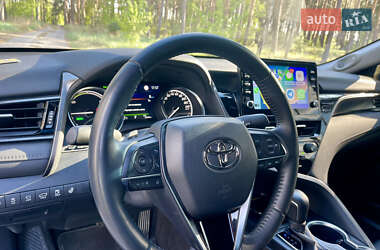 Седан Toyota Camry 2023 в 