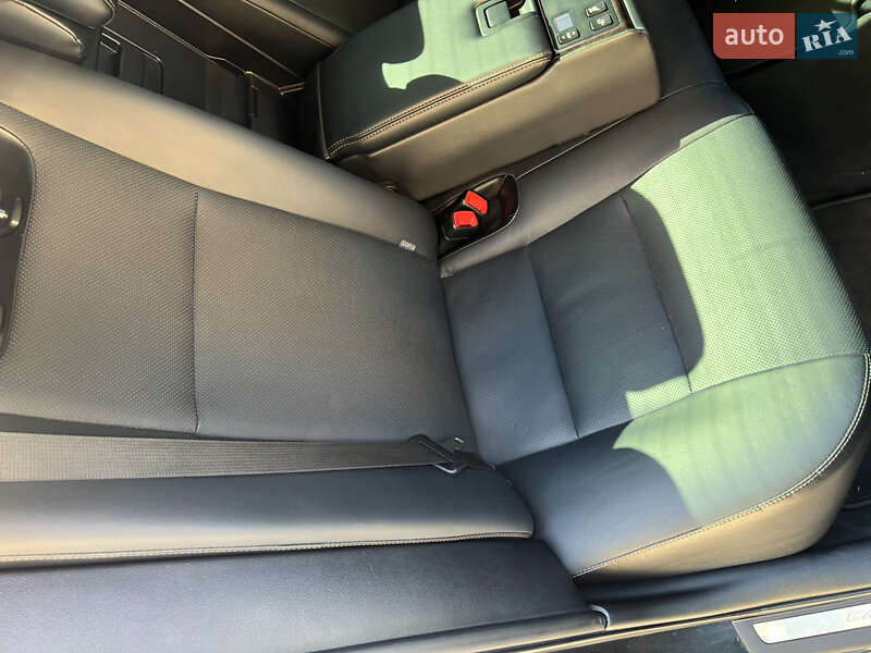 Седан Toyota Camry 2017 в Николаеве