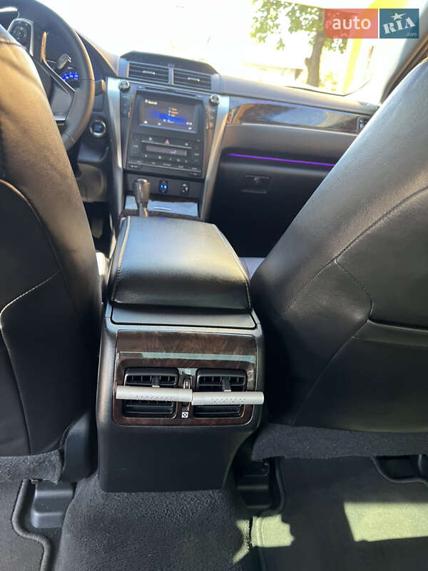 Седан Toyota Camry 2017 в Николаеве