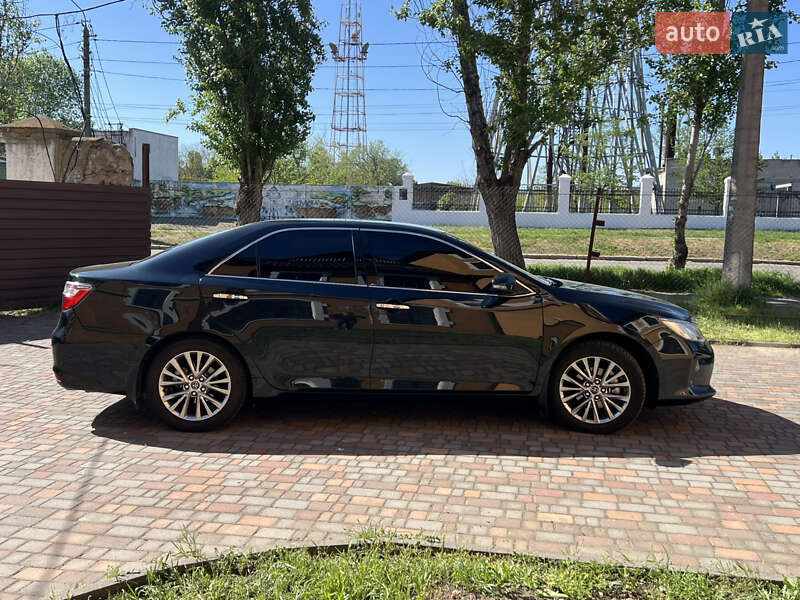 Седан Toyota Camry 2017 в Николаеве
