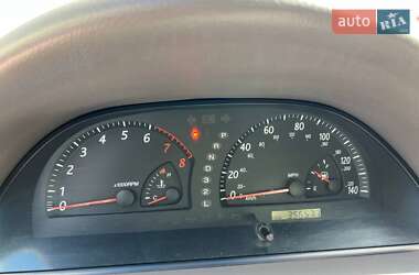 Седан Toyota Camry 2004 в 