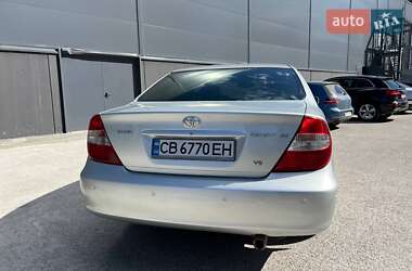 Седан Toyota Camry 2004 в 