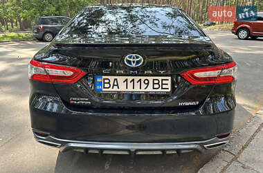 Седан Toyota Camry 2019 в 