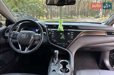 Седан Toyota Camry 2019 в 