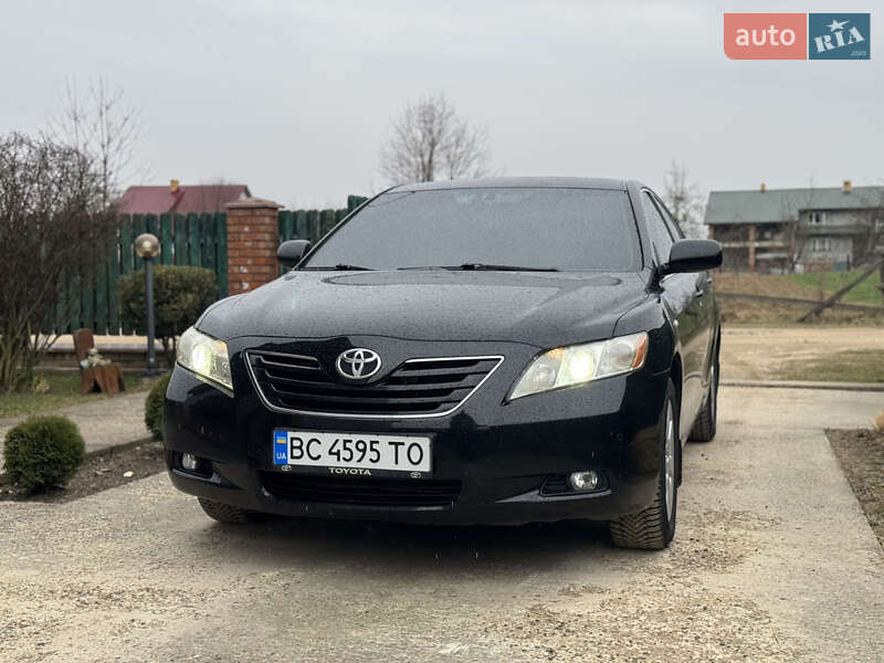 Седан Toyota Camry 2007 в Львові