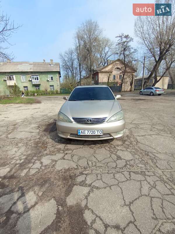 Седан Toyota Camry 2004 в Кам'янському