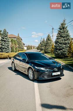 Седан Toyota Camry 2018 в Дніпрі