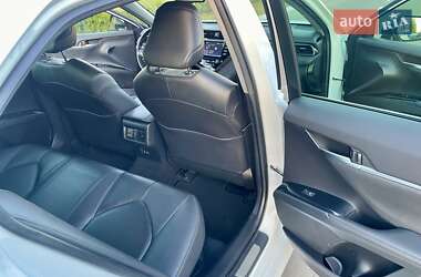 Седан Toyota Camry 2020 в 