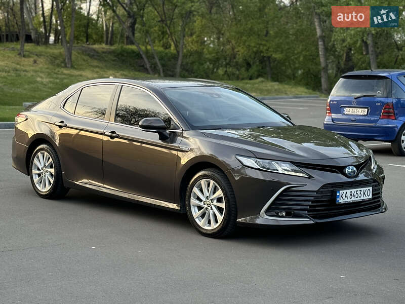 Седан Toyota Camry 2021 в Києві