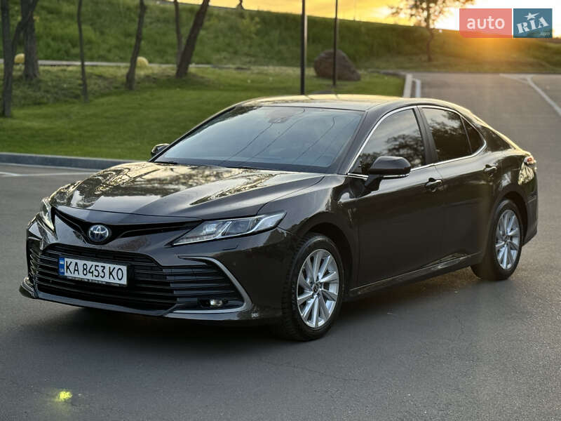 Седан Toyota Camry 2021 в Києві
