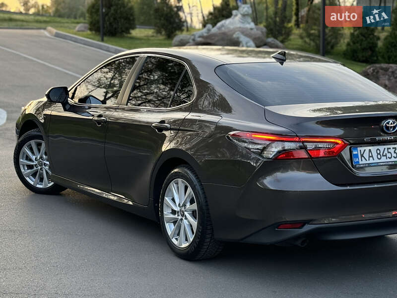 Седан Toyota Camry 2021 в Києві