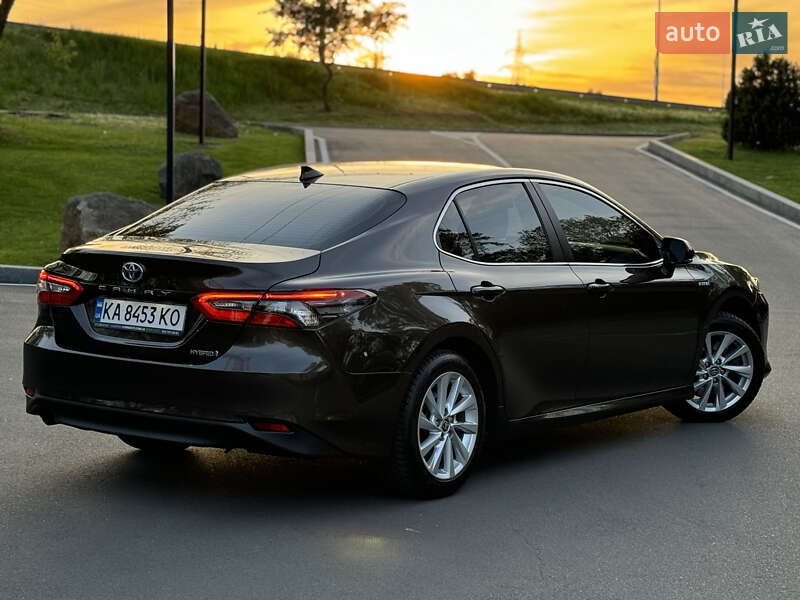 Седан Toyota Camry 2021 в Києві
