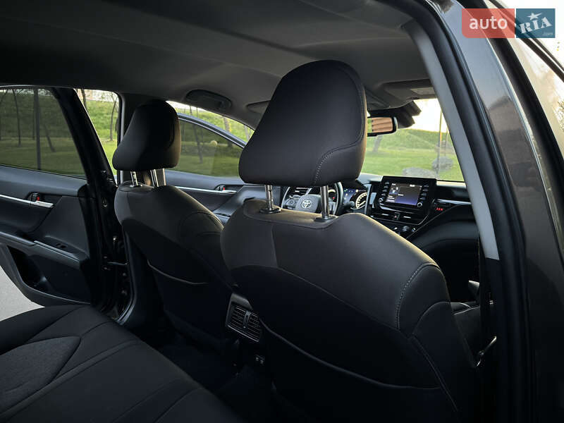 Седан Toyota Camry 2021 в Києві
