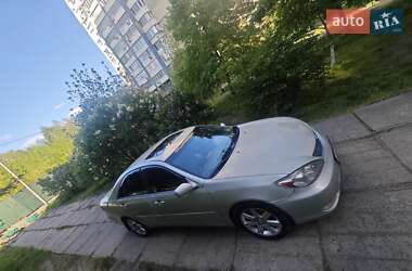Седан Toyota Camry 2004 в 