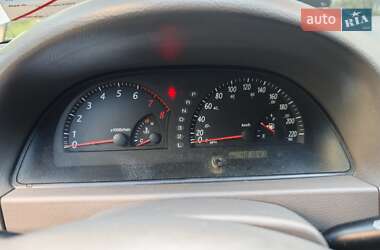 Седан Toyota Camry 2004 в 