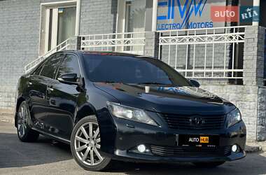 Седан Toyota Camry 2011 в Харькове