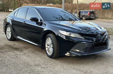 Седан Toyota Camry 2020 в Киеве