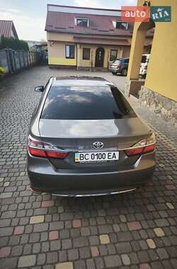 Седан Toyota Camry 2016 в 
