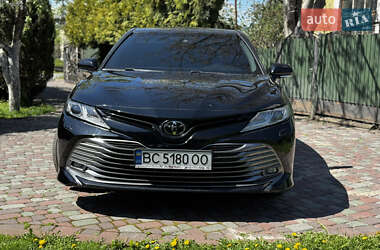 Седан Toyota Camry 2019 в 