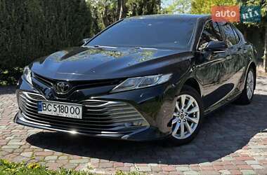 Toyota Camry 2019