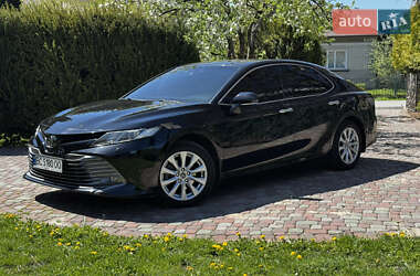 Седан Toyota Camry 2019 в 