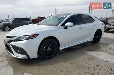 Toyota Camry 2021